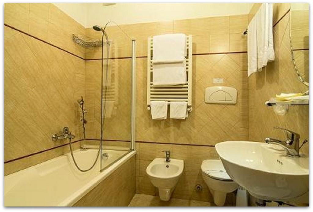 تْشامبينو B&B Degli Amici الغرفة الصورة